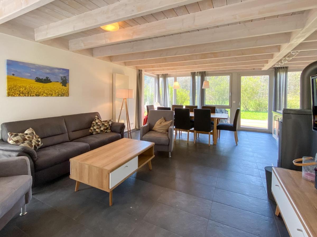 Ferienhaus Wiesengefluester W10 - Mit Sauna, Kamin Und Garten Röbel المظهر الخارجي الصورة