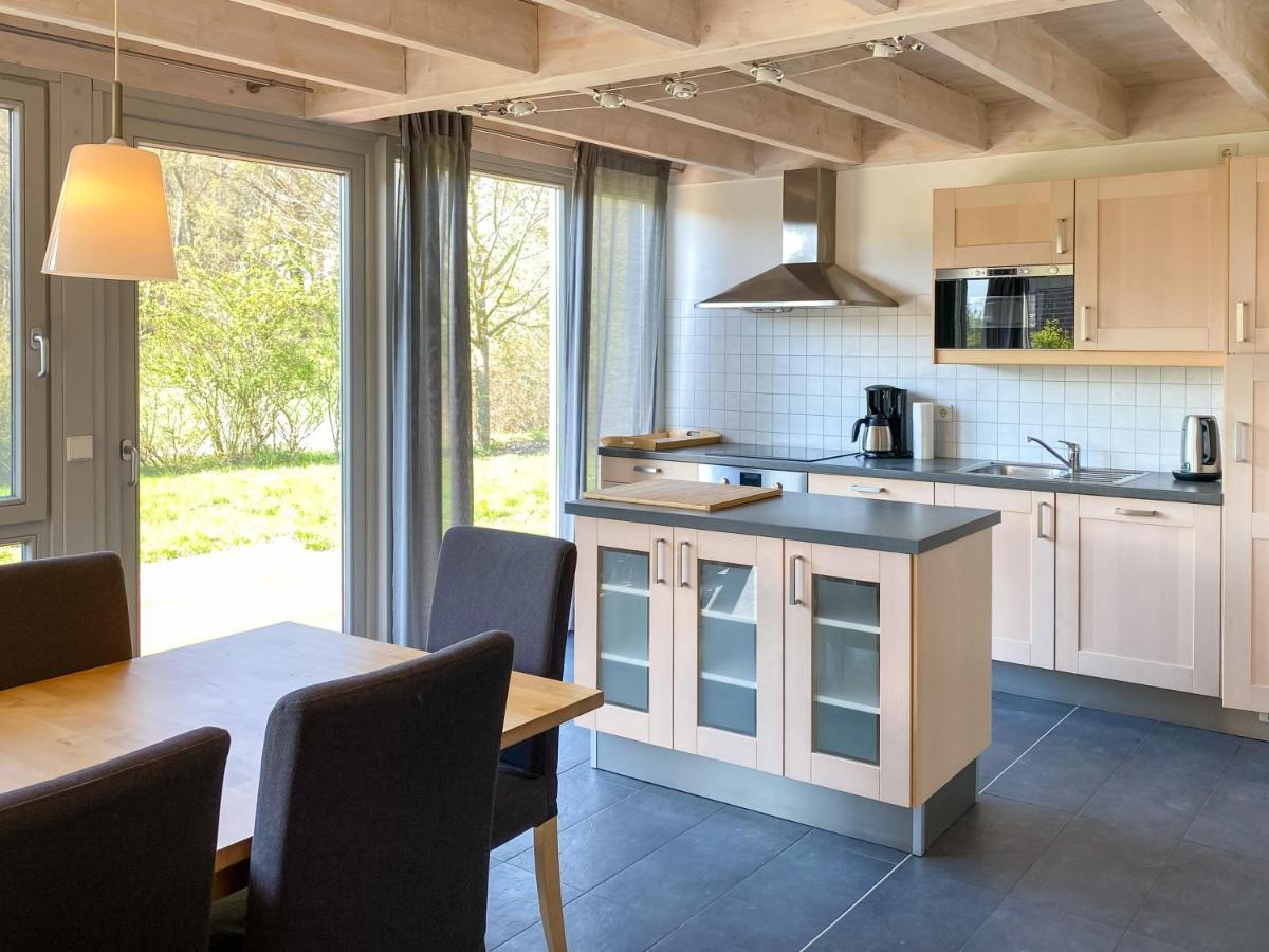 Ferienhaus Wiesengefluester W10 - Mit Sauna, Kamin Und Garten Röbel المظهر الخارجي الصورة