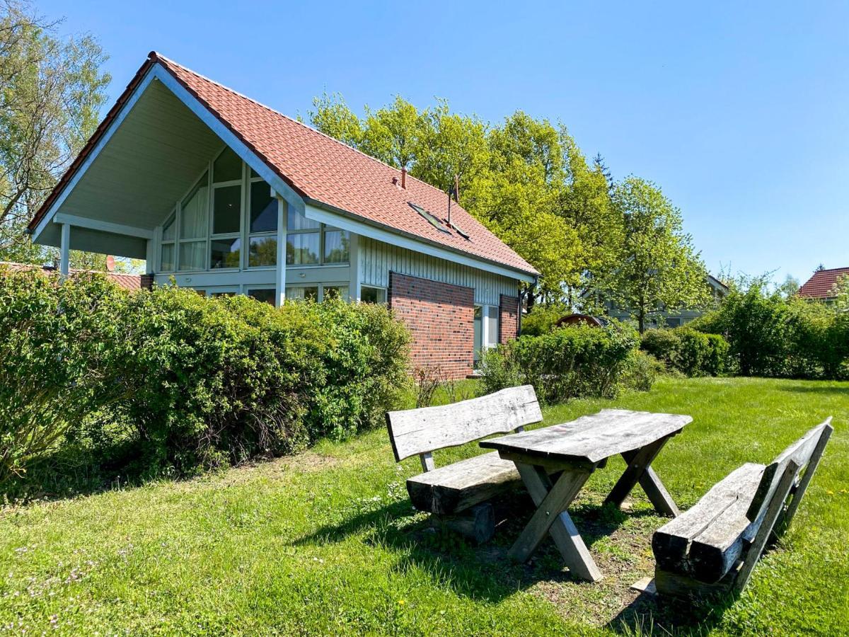 Ferienhaus Wiesengefluester W10 - Mit Sauna, Kamin Und Garten Röbel المظهر الخارجي الصورة